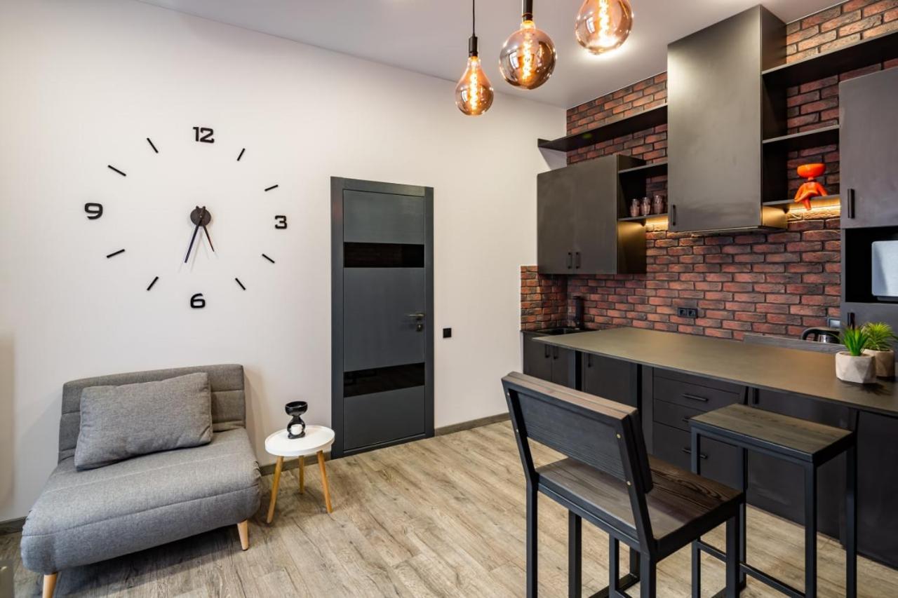 Stylish Apartment In The Center Lviv Eksteriør billede