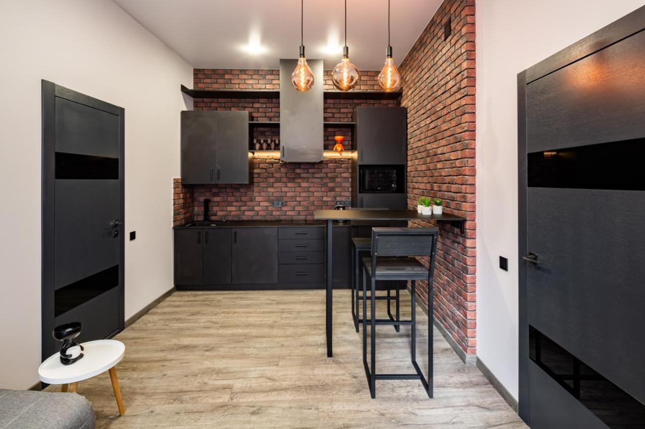 Stylish Apartment In The Center Lviv Eksteriør billede